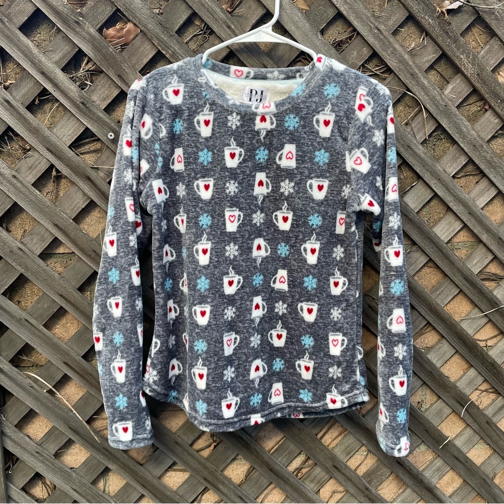 NWOT Essentials PJ Women Small Super Soft Gray White Coffee Mug Heart Pajama Top